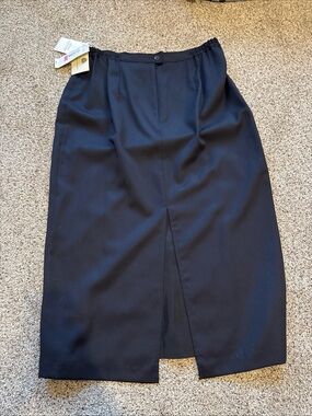 Woolmark Classic Black A-Line Skirt with Front Vent size 16